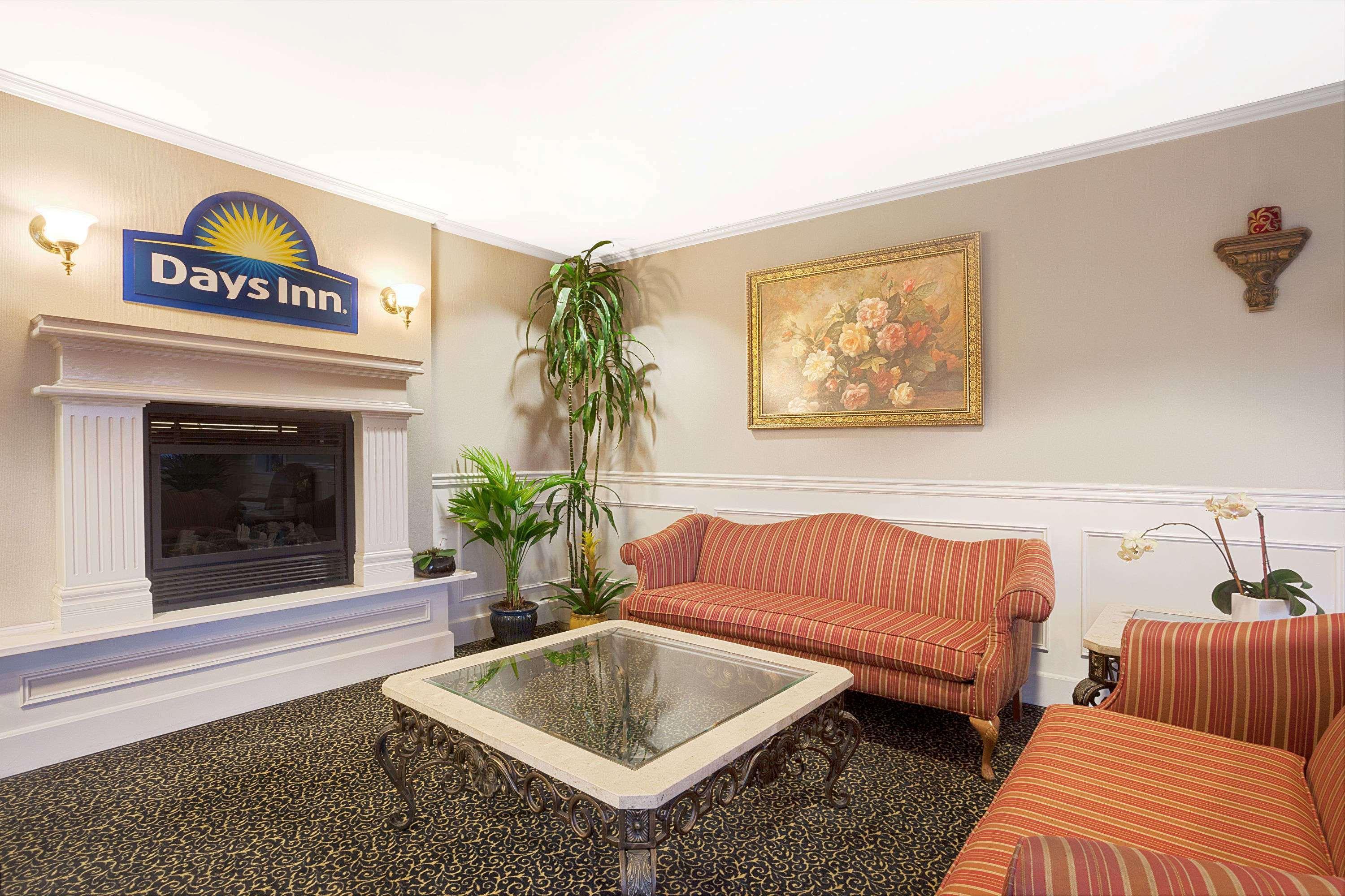 Days Inn By Wyndham Эверетт Экстерьер фото